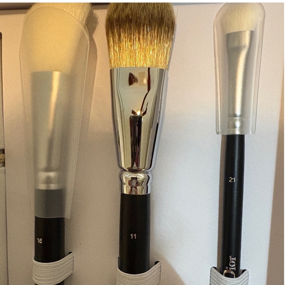 Dior Makeup Brush Set With White Leather Case Gold Logo New - Picture 8 of 10
